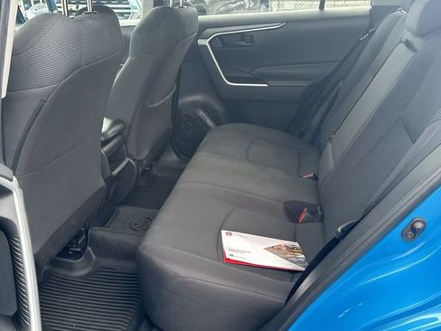Certified 2021 Toyota RAV4 LE FWD image 5