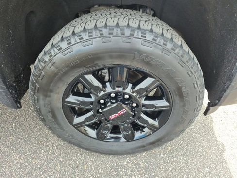 Used 2025 GMC Sierra 3500 AT4 w/ AT4 Premium Plus Package image 4