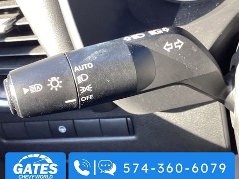 Used 2025 Nissan Rogue SV AWD/4WD image 26