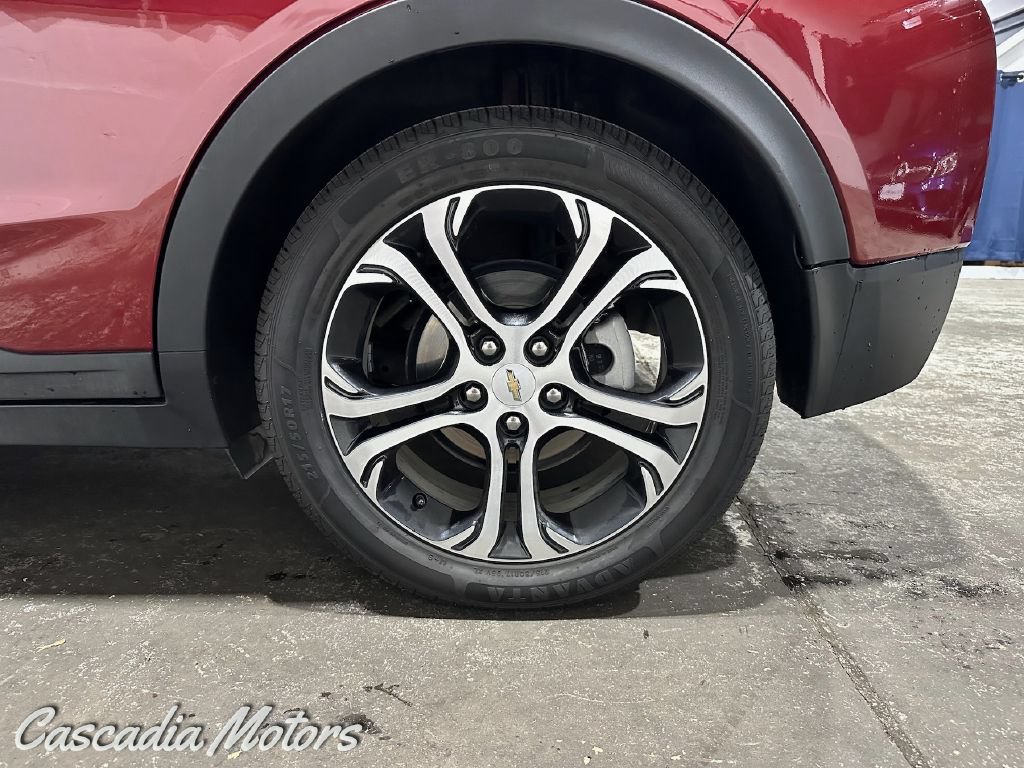 Used 2020 Chevrolet Bolt Premier w/ Infotainment Package FWD image 31