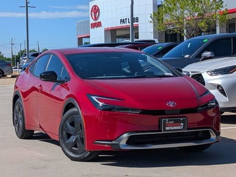 New 2026 Toyota Prius Plug-In Hybrid FWD image 2