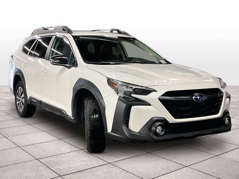 Used 2025 Subaru Outback Premium image 2