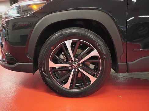 Certified 2024 Toyota Corolla Cross XSE image 41