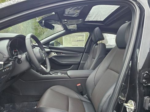 New 2026 MAZDA MAZDA3 Hatchback w/Premium Plus Pkg image 10