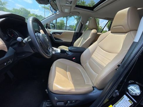 Used 2022 Toyota RAV4 XLE Premium FWD image 26