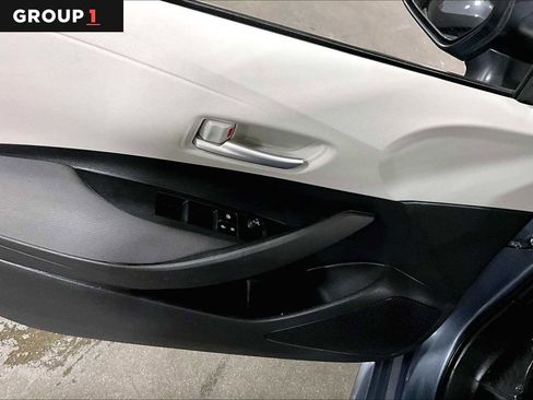 Used 2021 Toyota Corolla LE FWD image 35