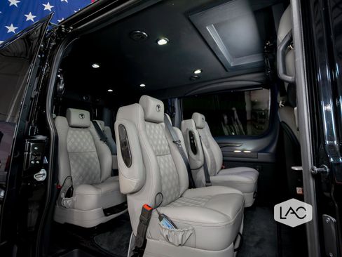 Used 2025 Mercedes-Benz Sprinter 2500 image 17