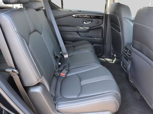 Used 2025 Honda Pilot EX-L image 19
