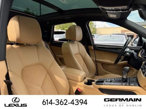 Used 2018 Porsche Macan AWD/4WD image 19