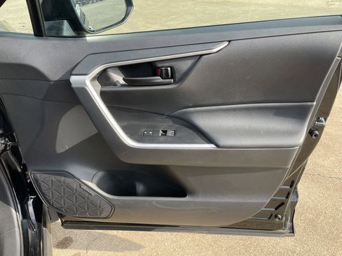 Used 2024 Toyota RAV4 LE image 40