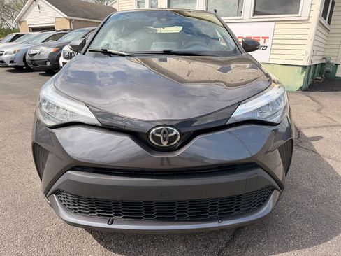 Used 2021 Toyota C-HR XLE image 8