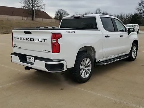 Used 2022 Chevrolet Silverado 1500 Custom w/ LPO, Dark Essentials Package AWD/4WD image 8