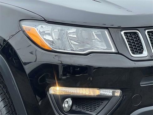 Used 2019 Jeep Compass Latitude image 8