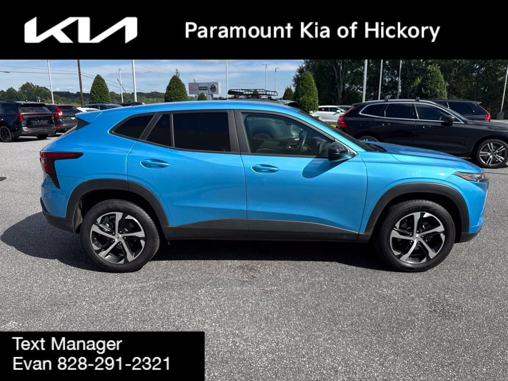 Used 2025 Chevrolet Trax RS w/ Driver Confidence Package FWD image 8