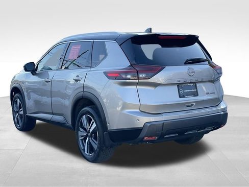 Certified 2025 Nissan Rogue SL AWD/4WD image 5