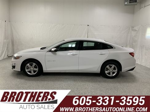 Used 2024 Chevrolet Malibu LT FWD image 1
