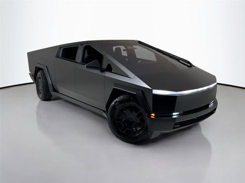 Used 2024 Tesla Cybertruck AWD Crew Cab image 40