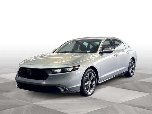 Used 2024 Honda Accord EX image 4