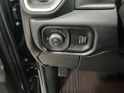 Used 2025 RAM 3500 Big Horn image 23