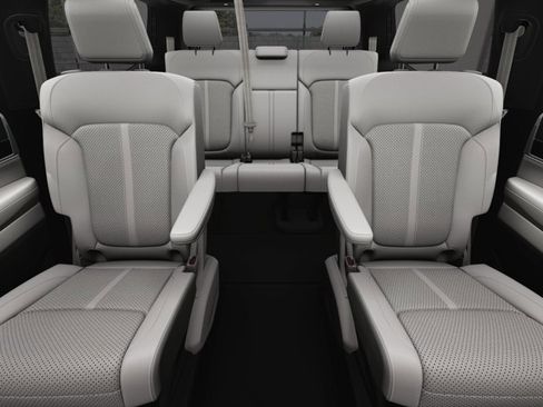 New 2025 Jeep Wagoneer Series III w/ Rear Seat Video Group 1 image 19