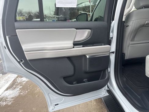 Used 2025 Ford Expedition Active image 35