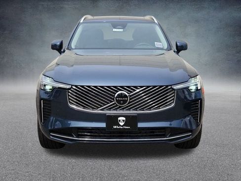 New 2025 Volvo XC90 B6 Plus w/ Protection Package Premier image 2