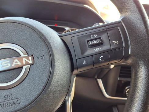 Used 2023 Nissan Rogue S image 15