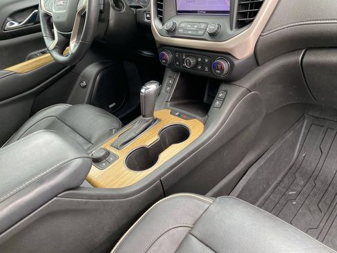 Used 2017 GMC Acadia Denali w/ Technology Package FWD image 42