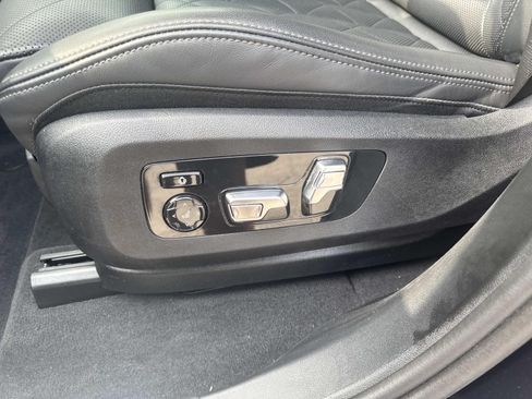 Used 2025 BMW X5 xDrive40i w/ M Sport Package AWD/4WD image 19