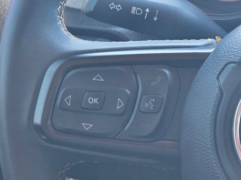 Used 2024 Jeep Gladiator Sport AWD/4WD image 16