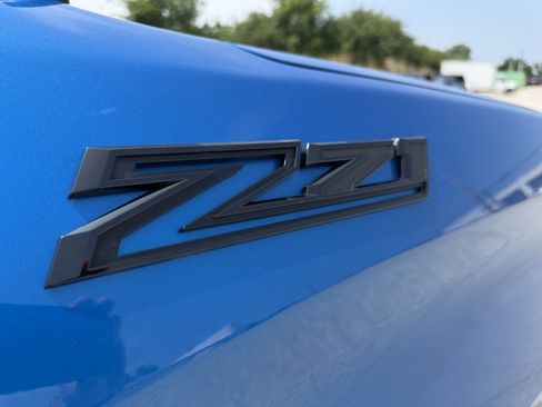 Used 2022 Chevrolet Silverado 1500 RST w/ Z71 Off-Road Package AWD/4WD image 9