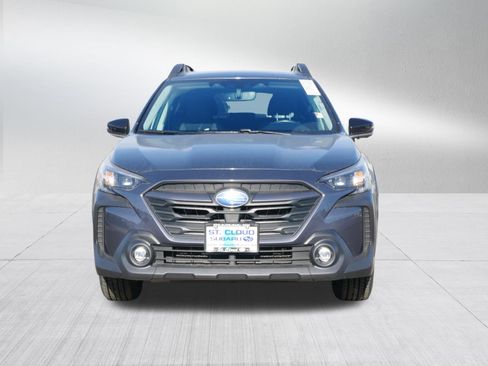 Used 2023 Subaru Outback Premium image 2