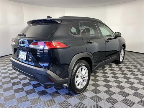 Used 2023 Toyota Corolla Cross LE image 9