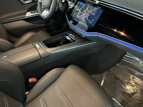 New 2026 Mercedes-Benz E 53 AMG e 4MATIC Sedan image 14