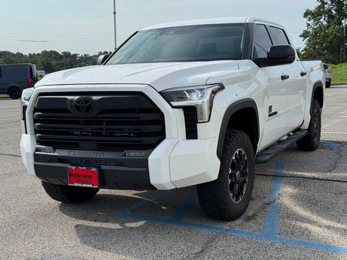 Used 2022 Toyota Tundra SR5 AWD/4WD image 11