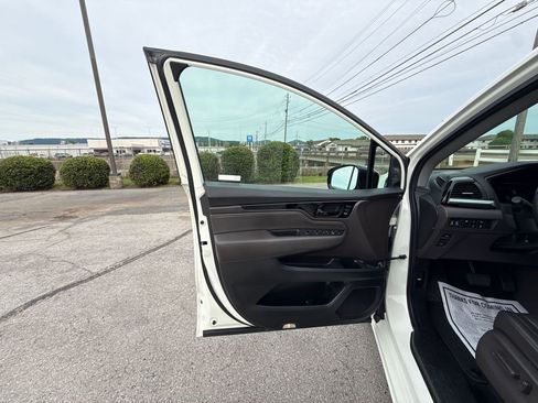 Used 2019 Honda Odyssey Elite image 9