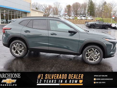 New 2026 Chevrolet Trax LT w/ Driver Confidence Package FWD image 1