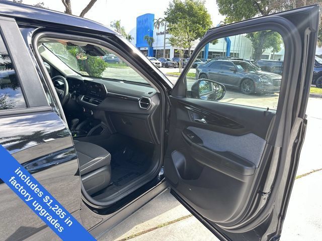 Used 2024 Chevrolet TrailBlazer LS w/ LS Convenience Package FWD image 23