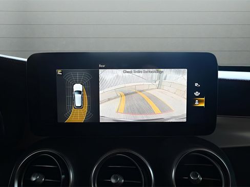 Used 2021 Mercedes-Benz GLC 43 AMG 4MATIC w/ Multimedia Package image 18