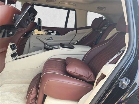 Used 2025 Mercedes-Benz Maybach GLS 600 4MATIC image 19