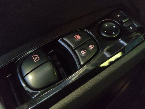 Used 2024 Nissan Altima 2.5 SR FWD image 27