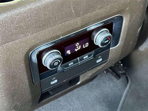 Used 2024 Chevrolet Suburban LT image 41