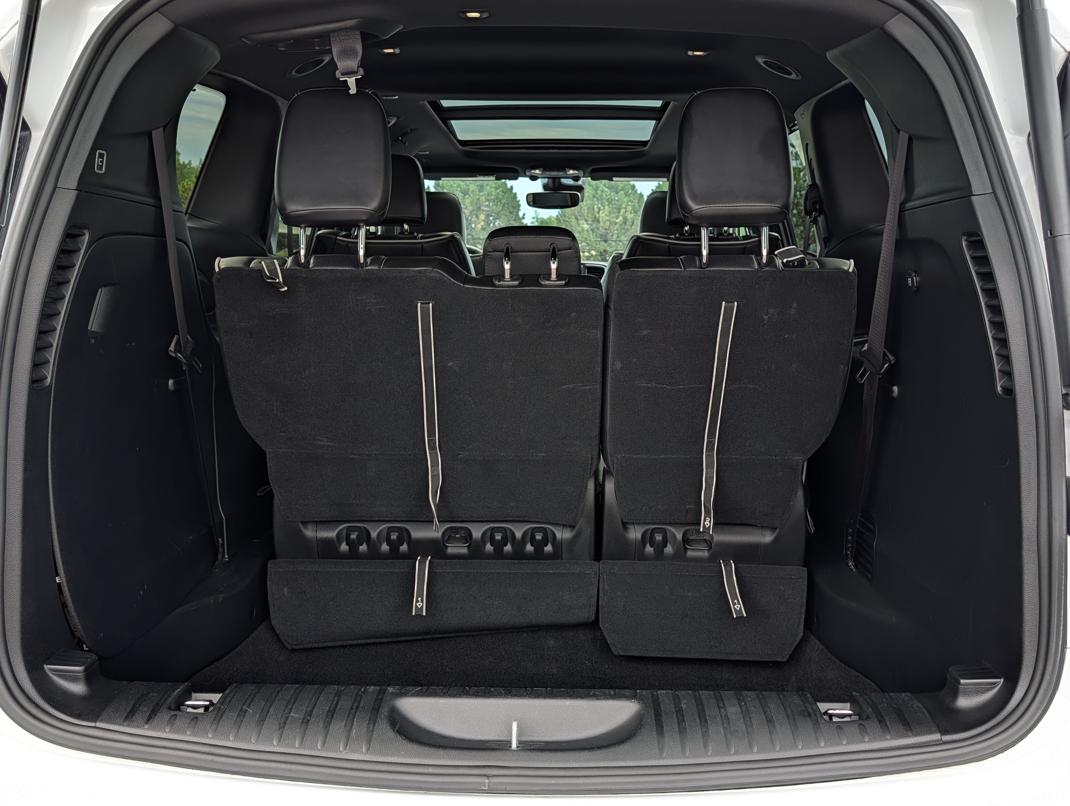 Used 2025 Chrysler Pacifica Limited FWD image 18