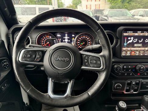 Used 2020 Jeep Gladiator Overland AWD/4WD image 27
