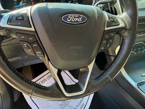 Used 2019 Ford Edge SEL FWD image 19