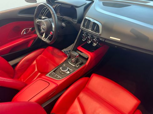 Used 2022 Audi R8 V10 RWD image 13