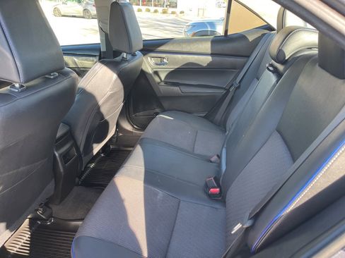 Used 2018 Toyota Corolla SE image 11