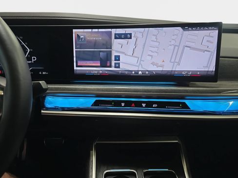Used 2023 BMW i7 xDrive60 AWD/4WD image 23