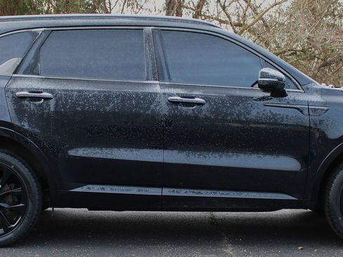 Used 2023 Kia Sorento SX image 4