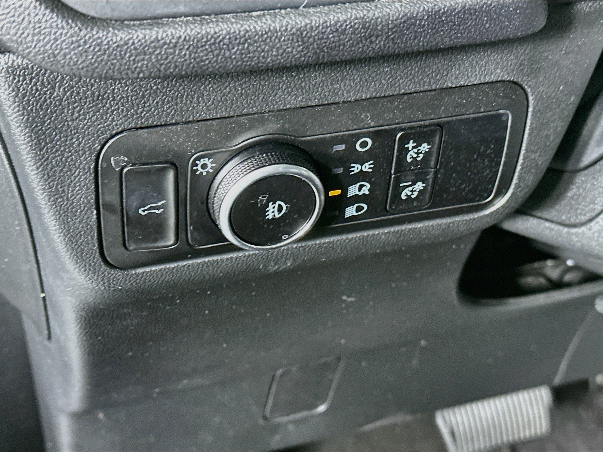 Used 2025 Ford Escape ST-Line Select AWD/4WD image 17
